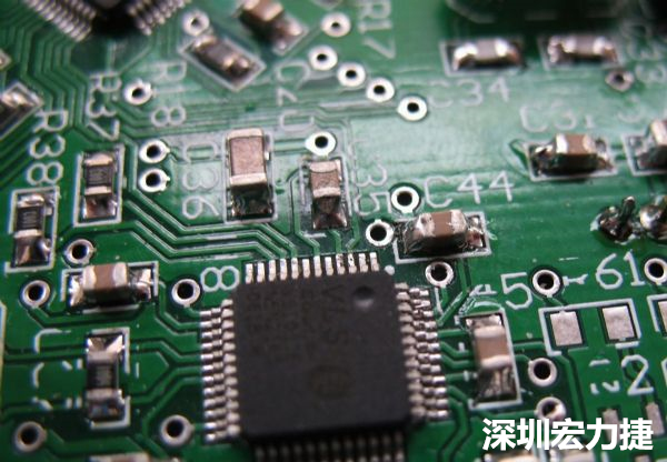 音訊電路訊號品質(zhì)，是影響操作體驗的關(guān)鍵，電路布局要特別注意。